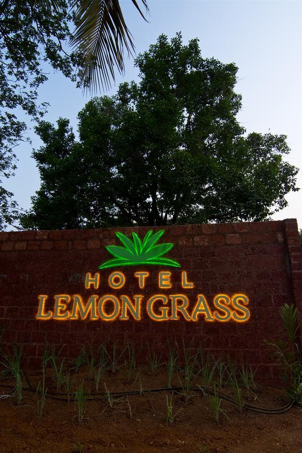 Hotel Lemongrass Kudal (Malvan) Bagian luar foto